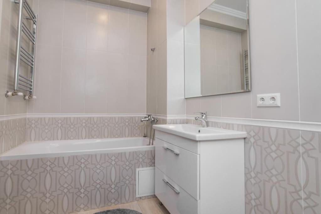 Grand Excelent New Ultra Central Apartments Chisinau Exterior foto