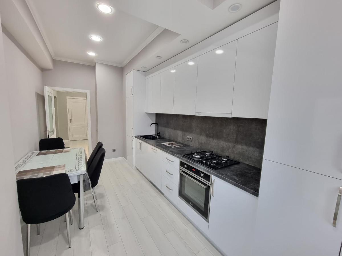 Grand Excelent New Ultra Central Apartments Chisinau Exterior foto